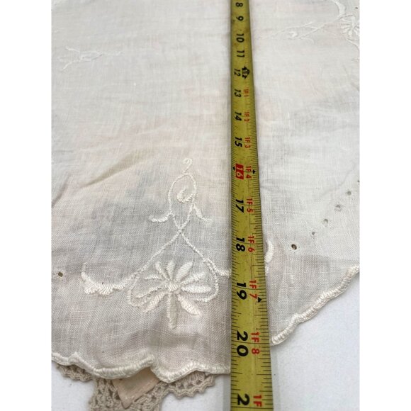 Vintage Linen Embroidered Crocheted Edge Bread Liner & Doilies Lot of 3 - Picture 7 of 11